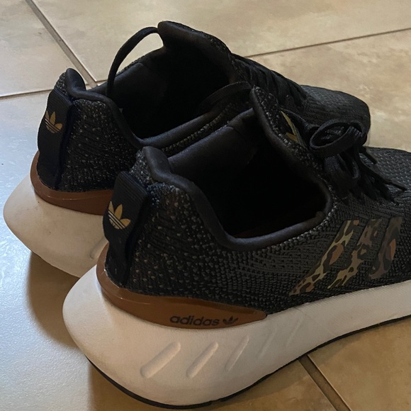 Women’s Adidas Sneakers - Picture 5 of 5